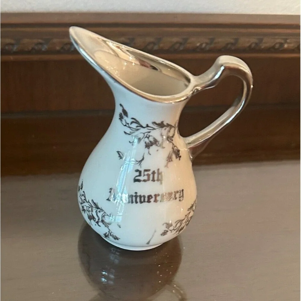 Vintage 25th Anniversary Platinum 23 karat Porcelain‎ Pitcher Shape Bud Vase